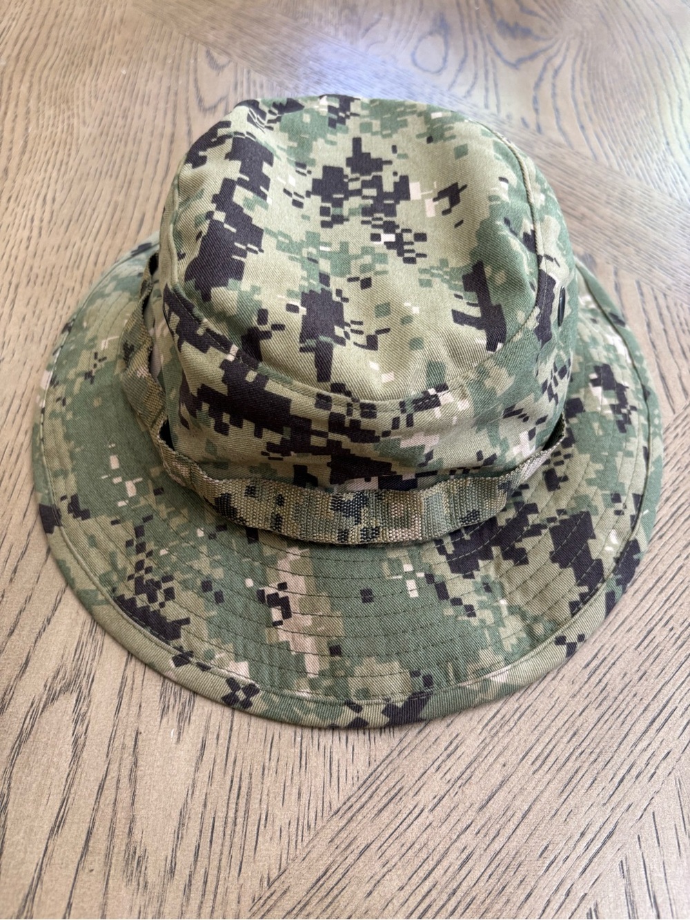 U.S. Navy Issued NWU Type III Cover AOR2 Boonie Cap Hat Seals Sz Medium Woodland